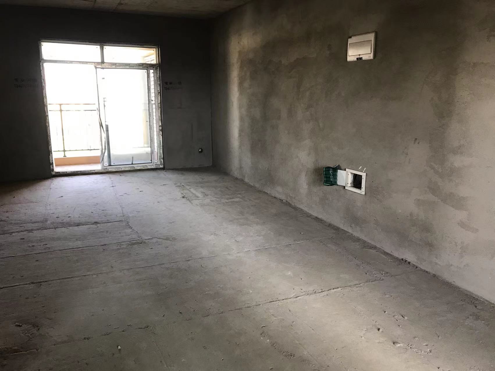 南国明珠好楼层东边户送入户花园毛坯三开间朝南南北通透双阳台视野好采光很棒看房方便