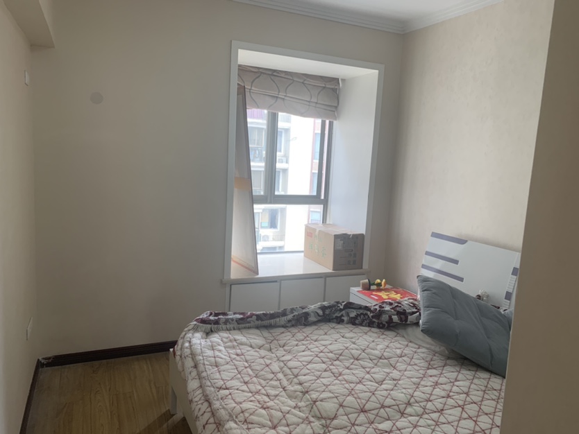 城南金诚花园，大三房，送车位，入户花园，好楼层