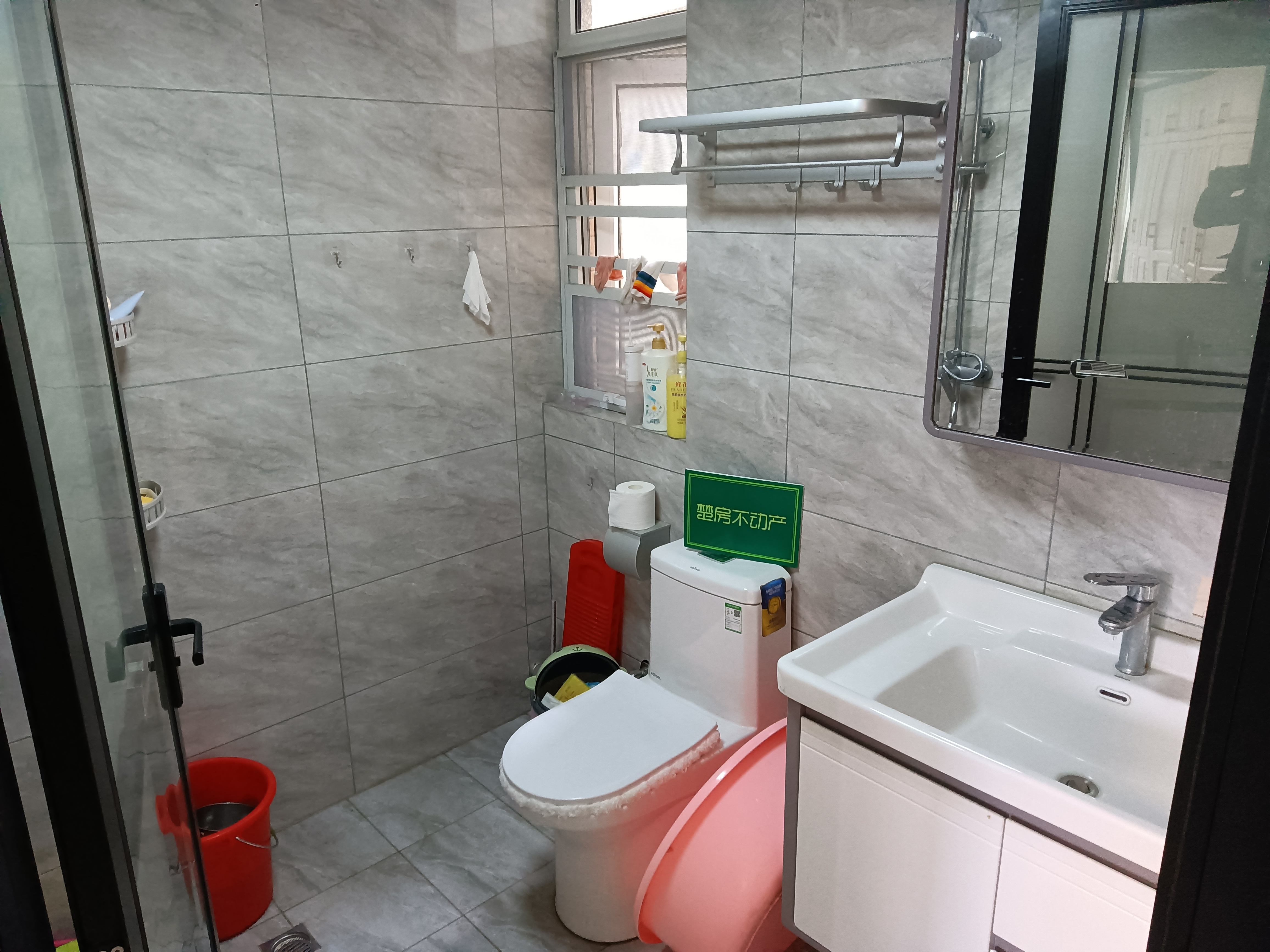 沔阳学府园全新装修大三房中间好楼层