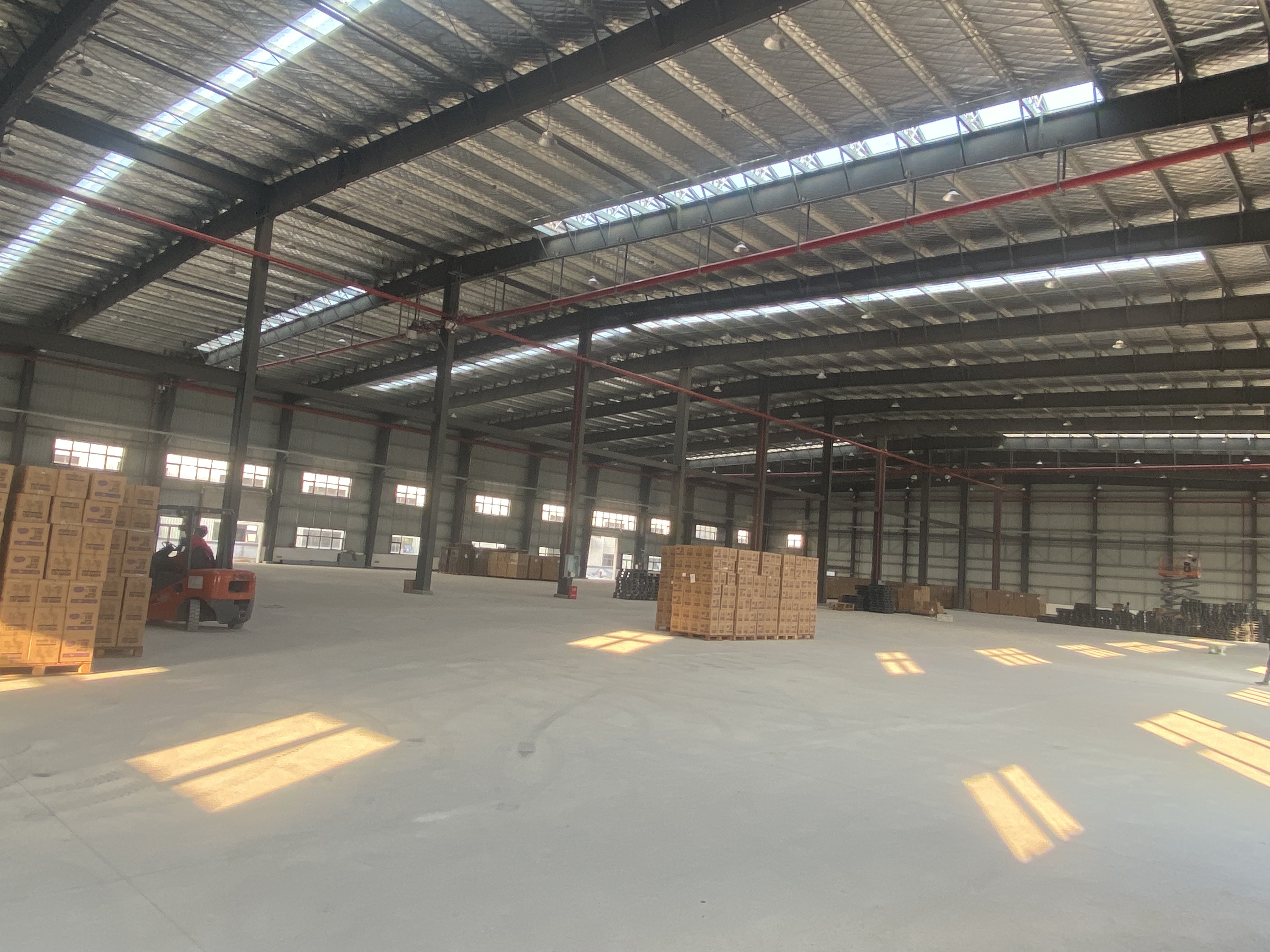 仙桃小南五千平高标准厂房诚意出租可分租可整租