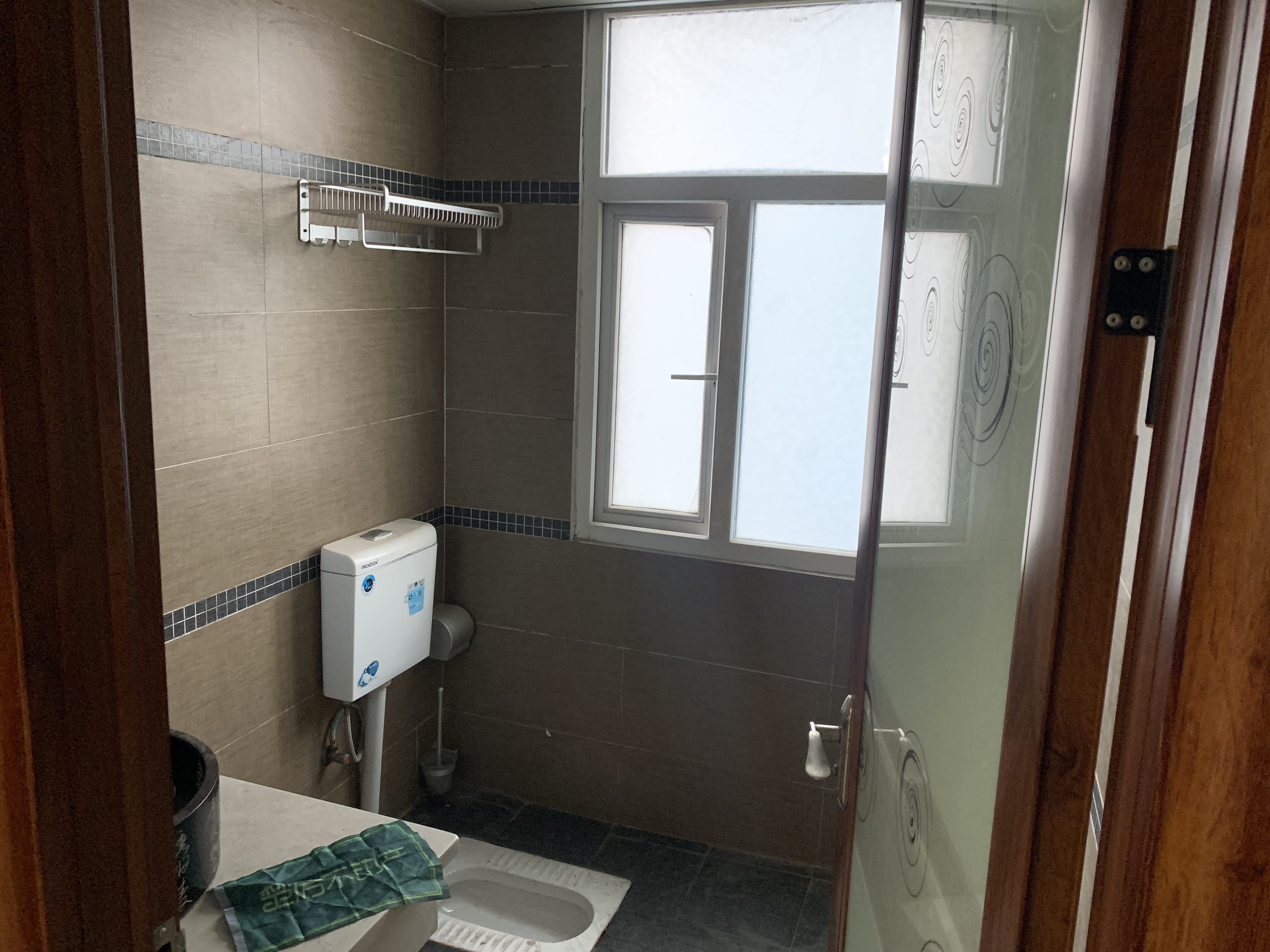 金帝苑电梯小高层精装三房喜欢的来