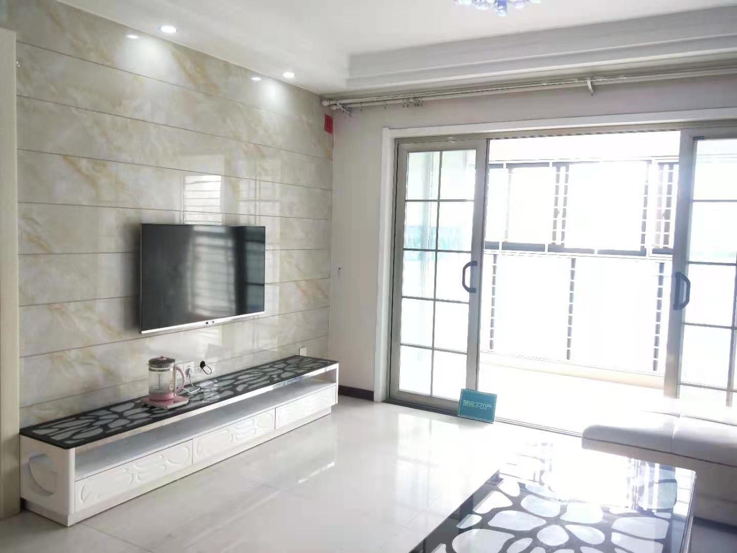 福星城精装大三房 单价低 保养很好 南北通透 诚心出售