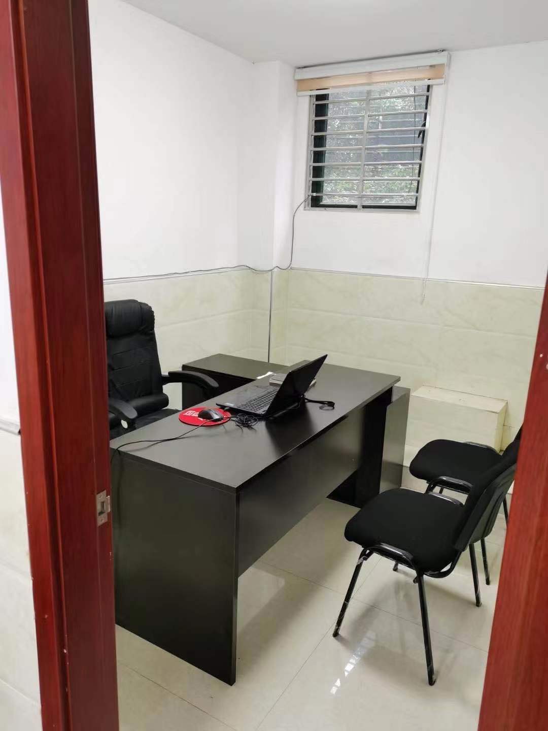 新城一号商铺出售 地段好   大就在三小旁边