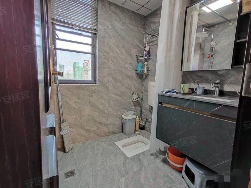 城南，吾悦旁，荣怀，电梯小高层，好楼层13楼，一梯一户，东边户，证满二