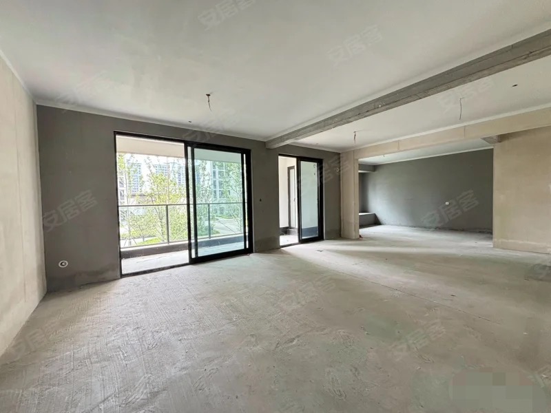 城南，现房，吾悦，单价4700，毛坯四房，南北通透，采光好，急售