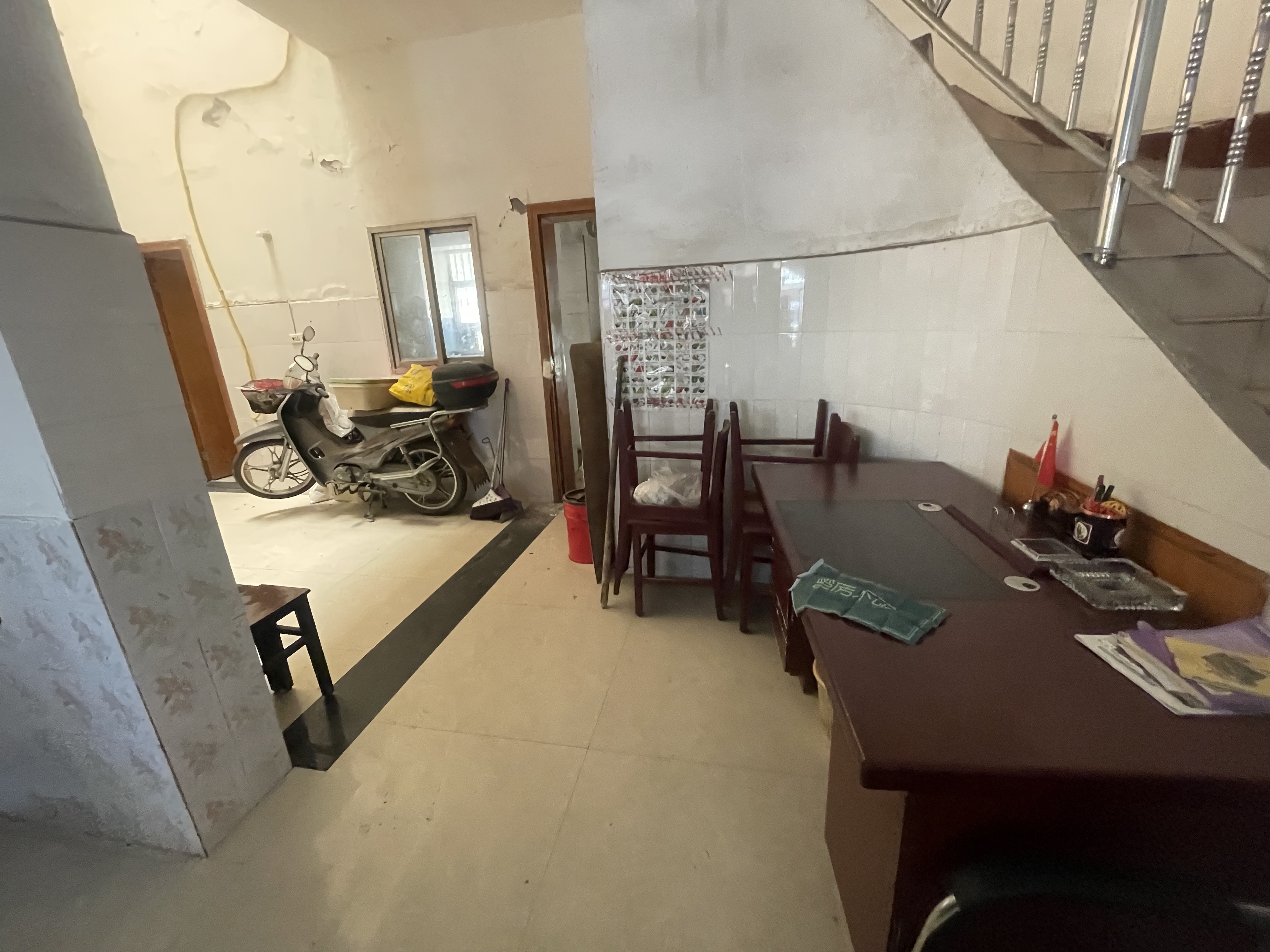 中百对面.大洪社区私房.不动产证在手.好养老好陪读好停车