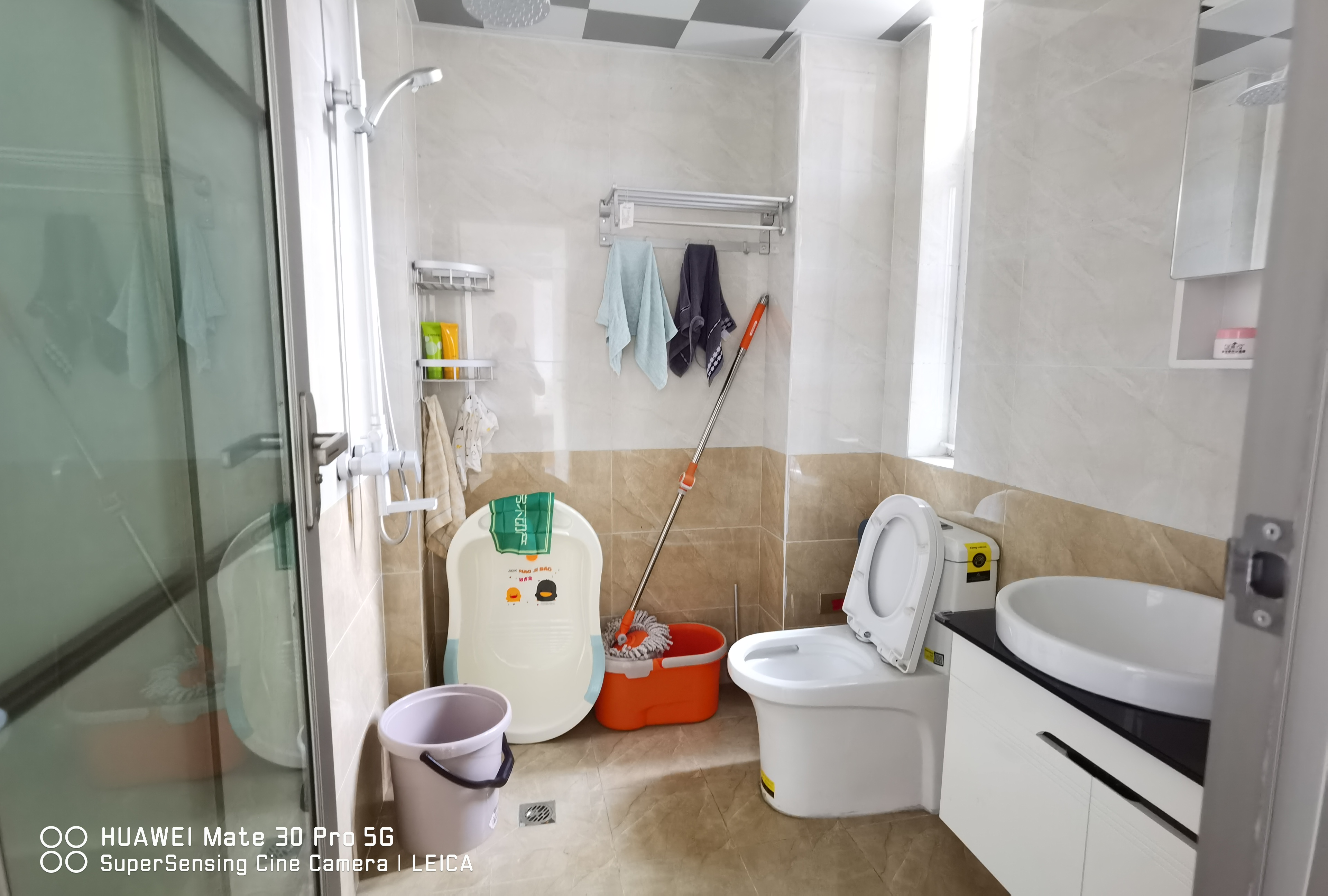 翰林公馆精装修基本没住过家里九成新南北通透型中高楼层视野采光好