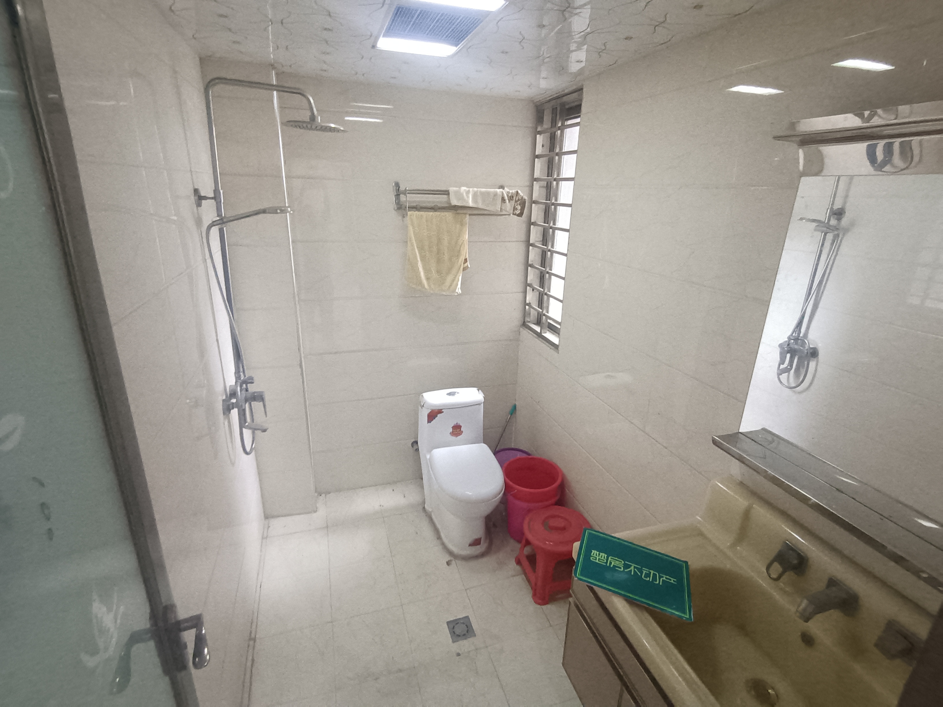 御台公馆精装婚房基本上没住过老证过户费低房东诚意出售