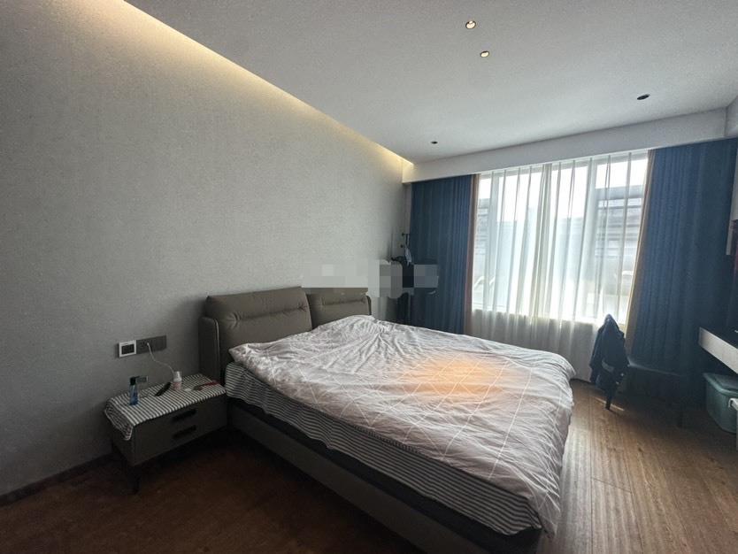 房东亏本出，祥生毫华别墅，全屋地暖，品牌装修，证满二