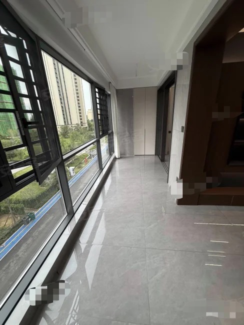 金科御府，全新精装3房2厅2卫，边户​，理想城新三中三小​，证件满二，送地下停车位