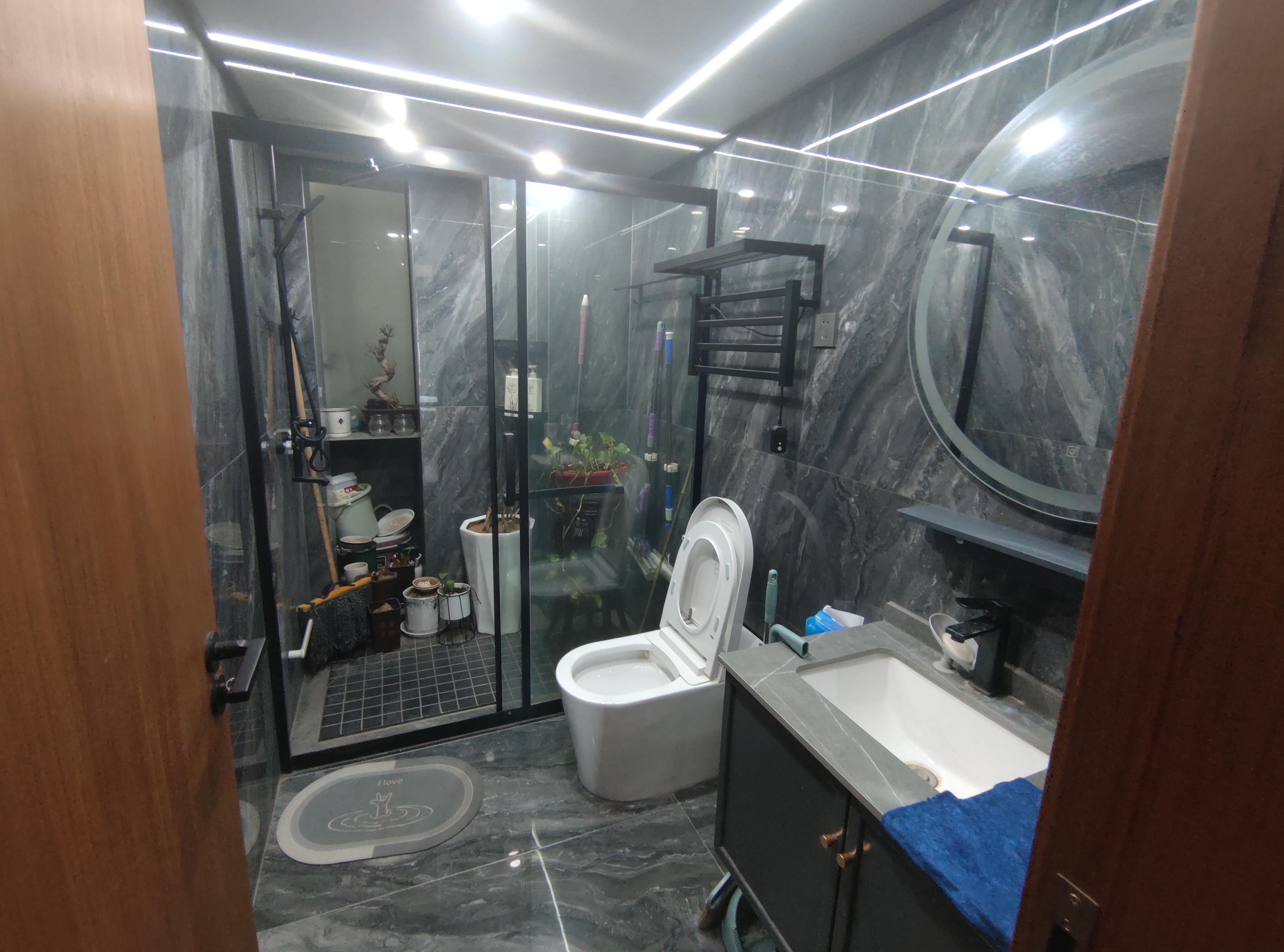 御湖世家.精装三房.中间楼层.看房方便