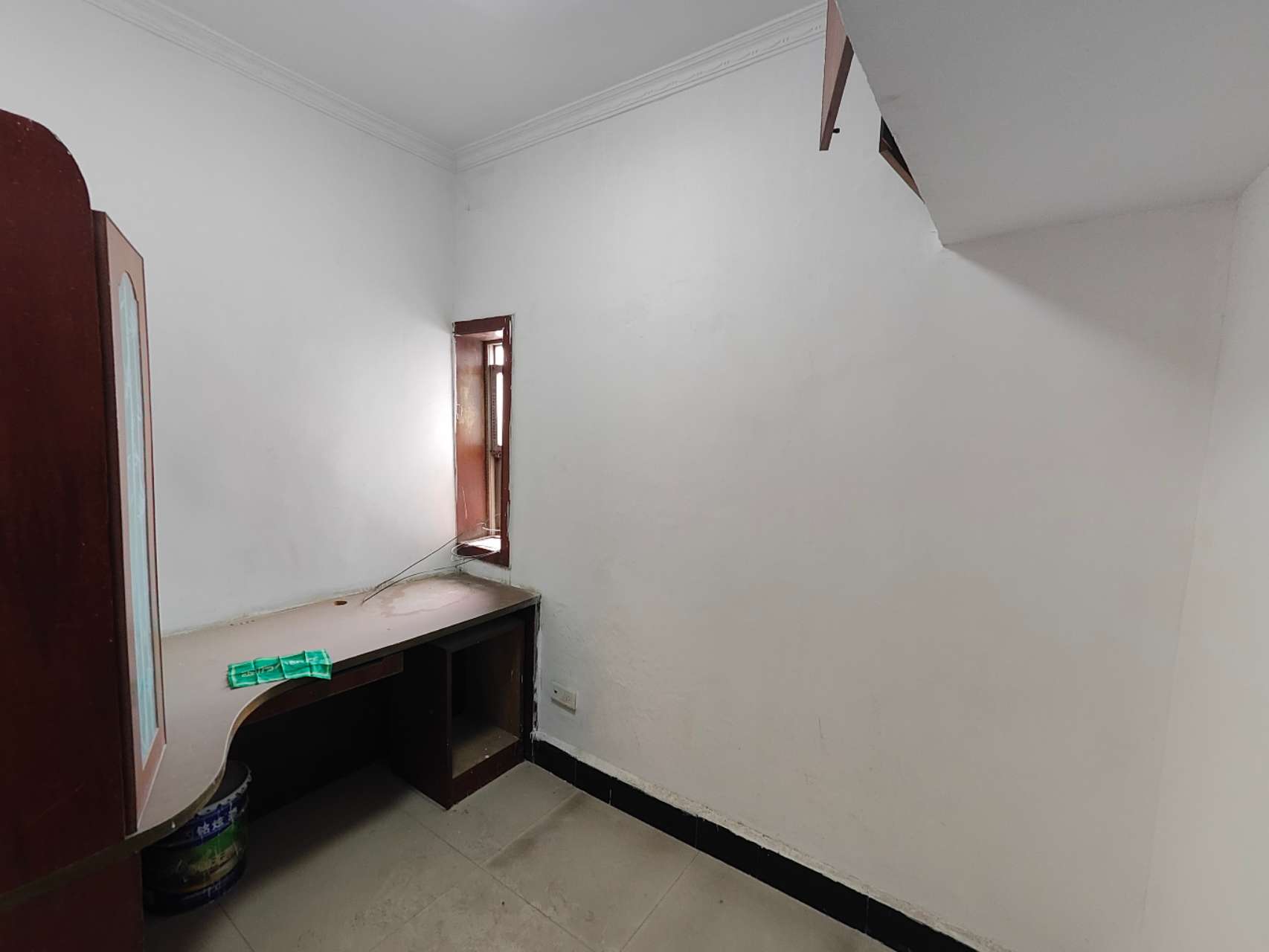 交通路菜场旁上实验小穴，总价10.5万买一ceng送一ceng，带超大露台，真香!