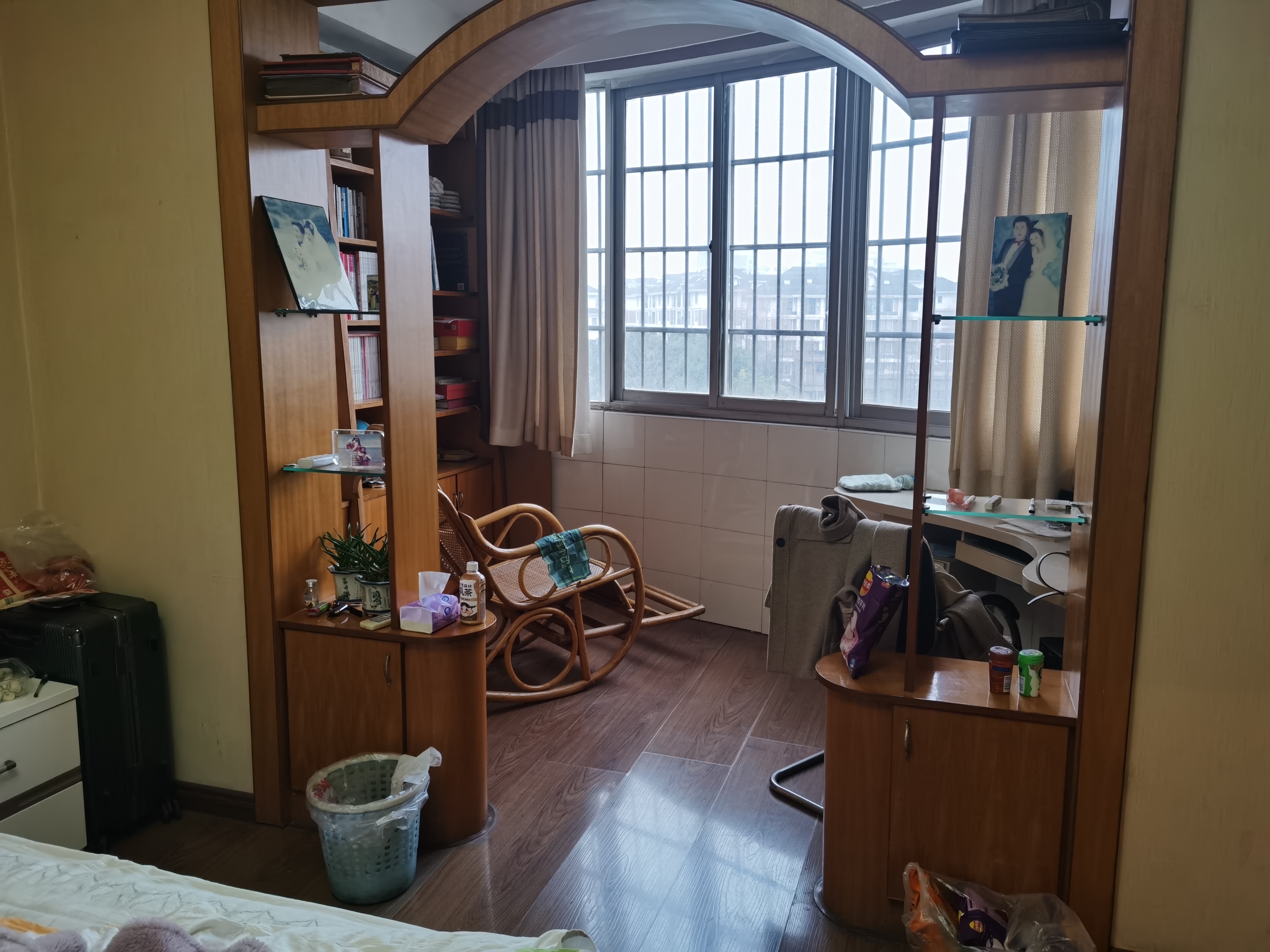 德政园香榭里精装大三房三面采光拎包入住看房方便诚心出售