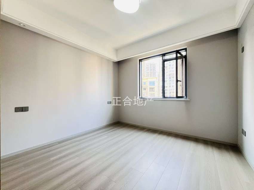 诚心出售，城南，清华园，纯边户，电梯小高层15楼，全新装修一天未住，