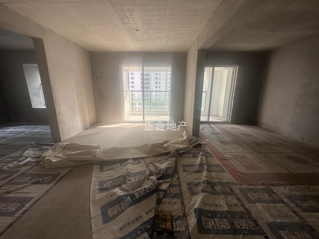 降价了，蓝天花园 ，电梯小高层，一梯一户，好楼层，南北双阳台，单价6300，看中可谈