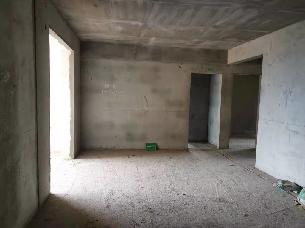 金港瑞景 毛坯三房  非常通透  视野开阔  四中后面