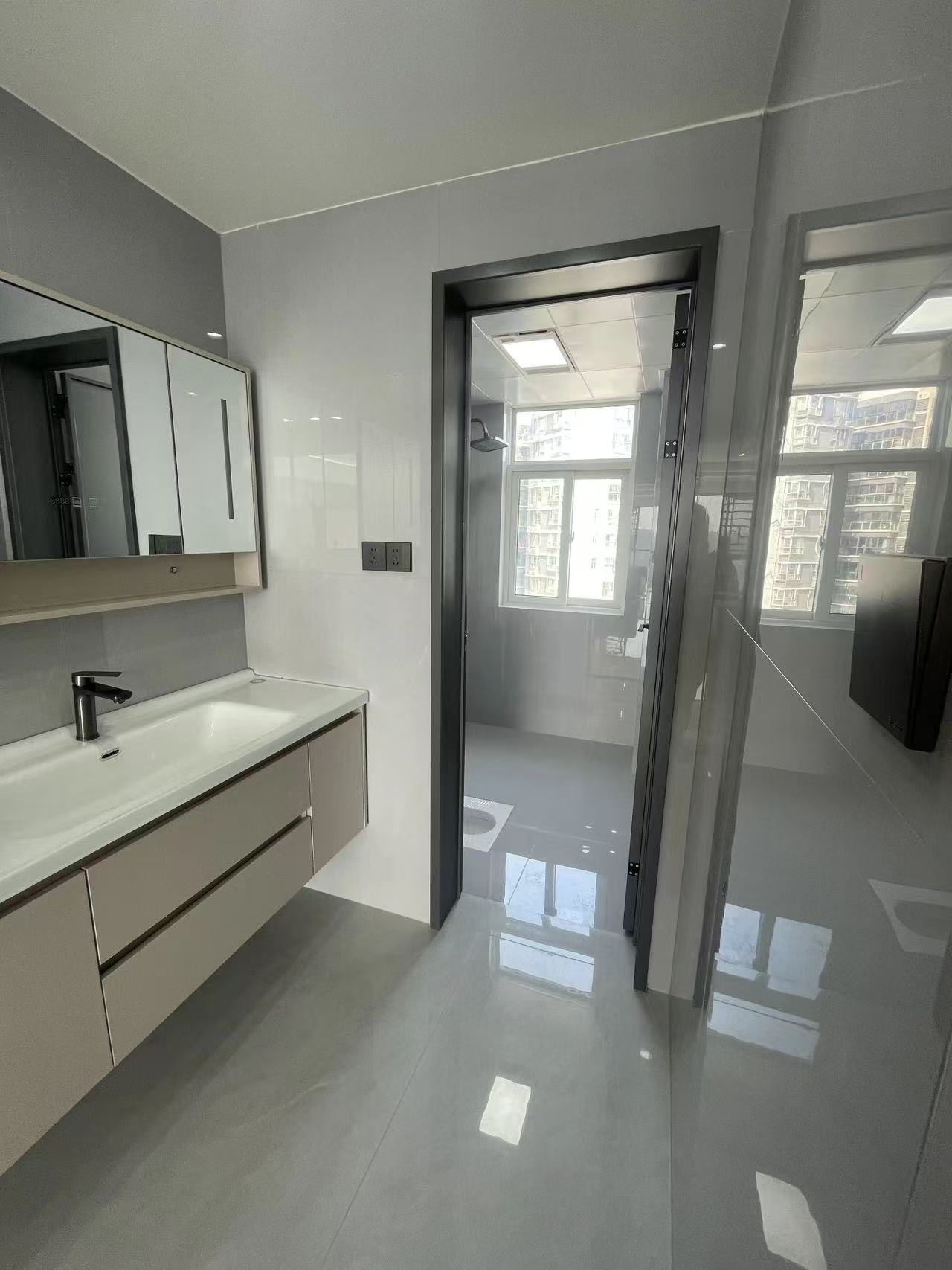 城南地段福星城3室2厅2卫精装修家具家电齐全优价出售！