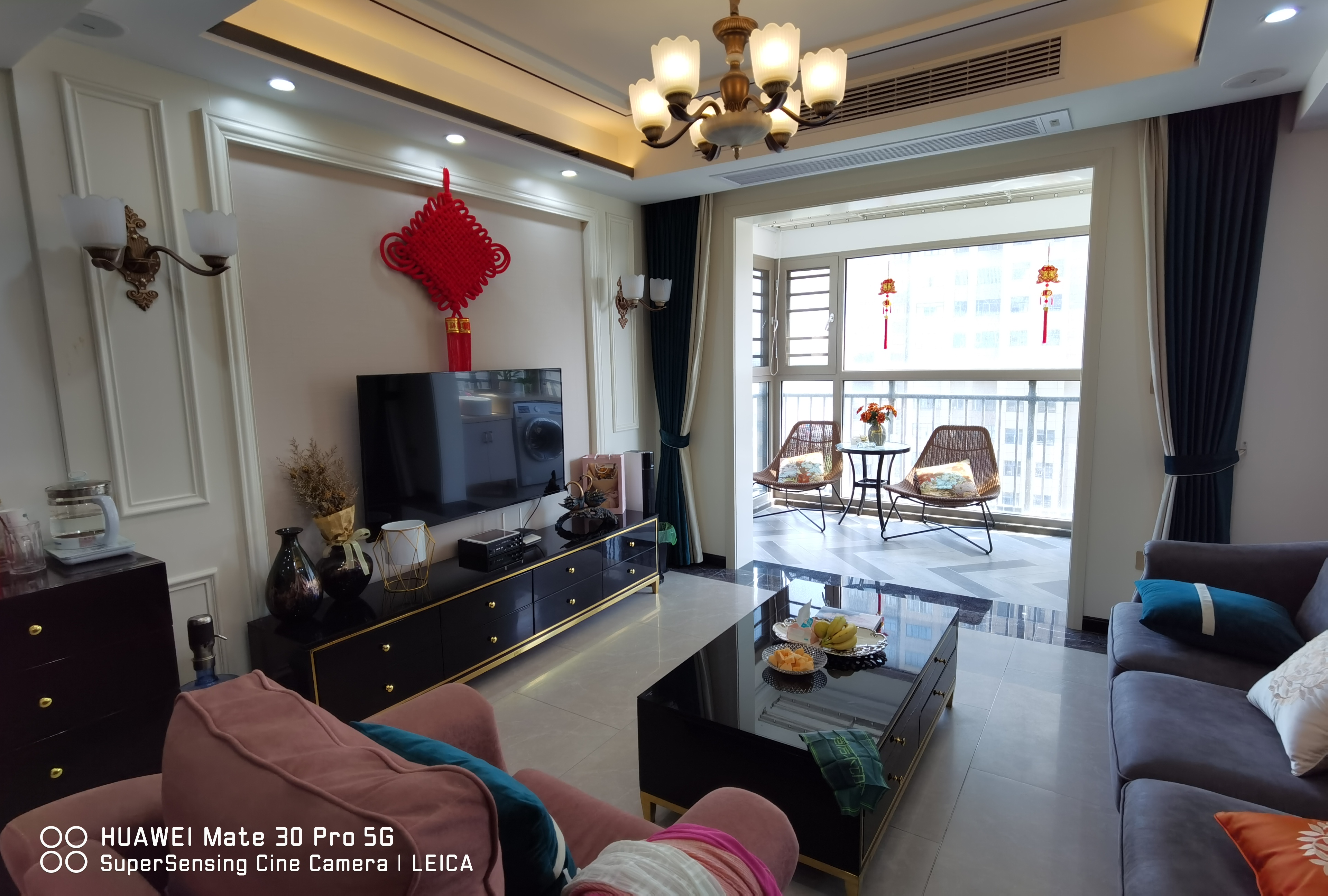 汉江广场  精装两房   看房电联 中间楼层  全屋品牌家具家电  品质生活 还有车位出售