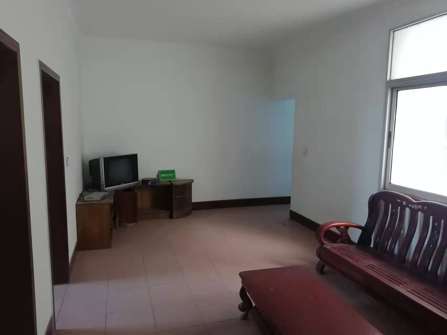 农委宿舍步梯好楼层四房两卫三房朝南大阳台有院子车位足好停车