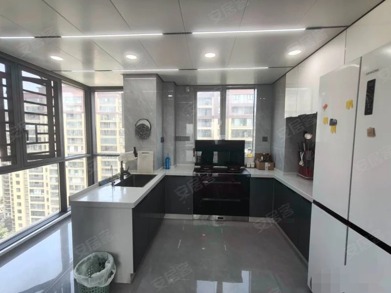 城南，新城‬名都，一梯‬一户，拎‬包住，人车分流，纯边户，精装大三房