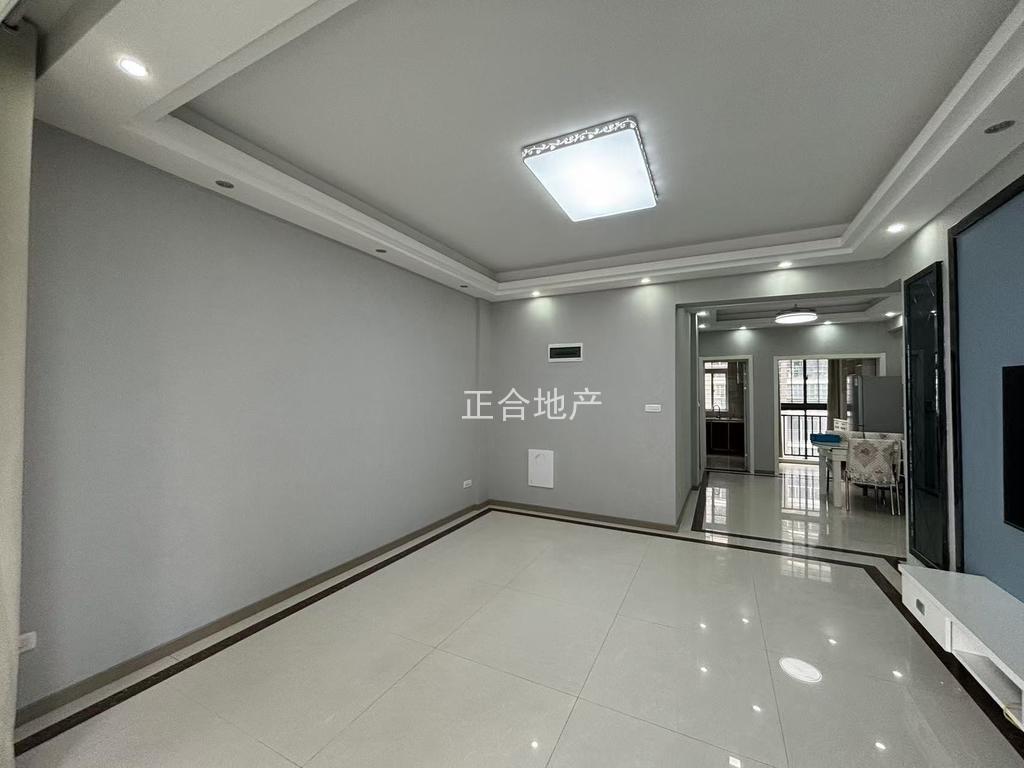 捡漏，电梯小高层，单价3900，老证，精装三房二卫，业主诚心出售