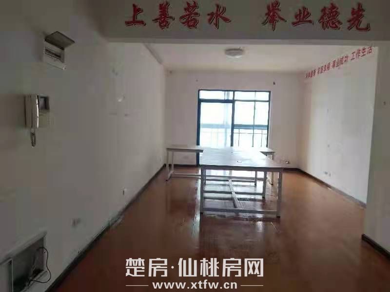 车站对面时代广场诚心出售。