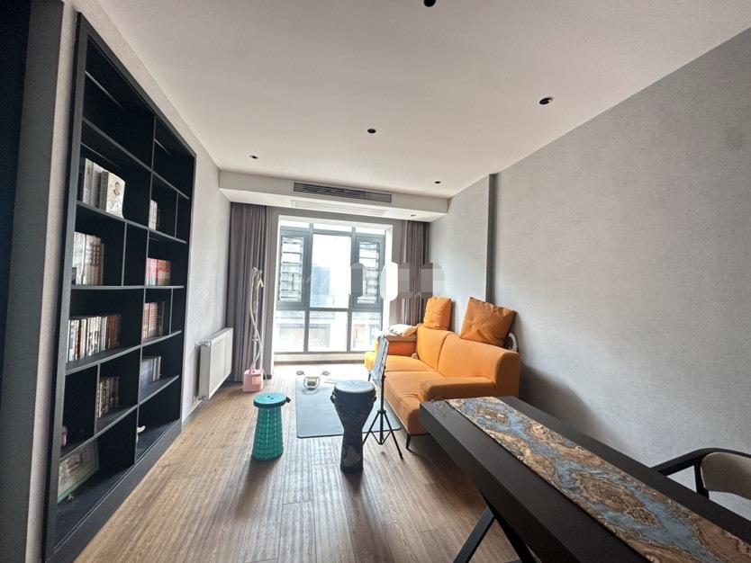 房东亏本出，祥生毫华别墅，全屋地暖，品牌装修，证满二