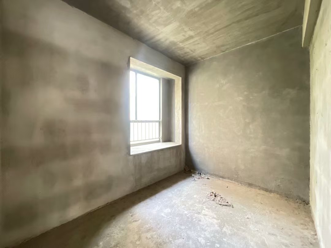 速度捡漏，城南，新城一号，单价3880，带一个大露台，证满，南北通透二