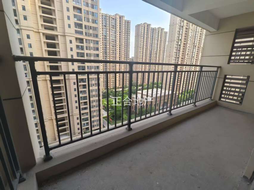 捡漏。城南，森林国际翡冷翠，毛坯三房，单价5500，满二，13楼好楼层