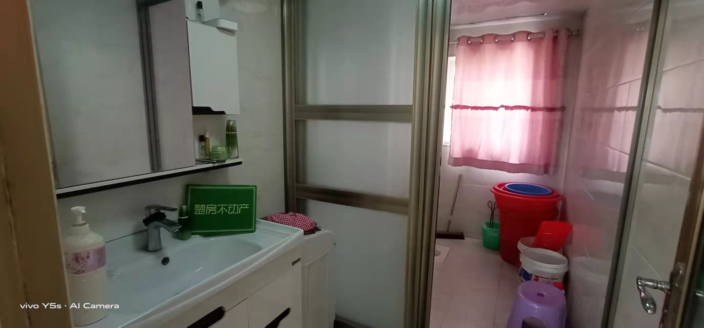 鸿昇现代城精装四房保养新成色好楼层好，便宜卖