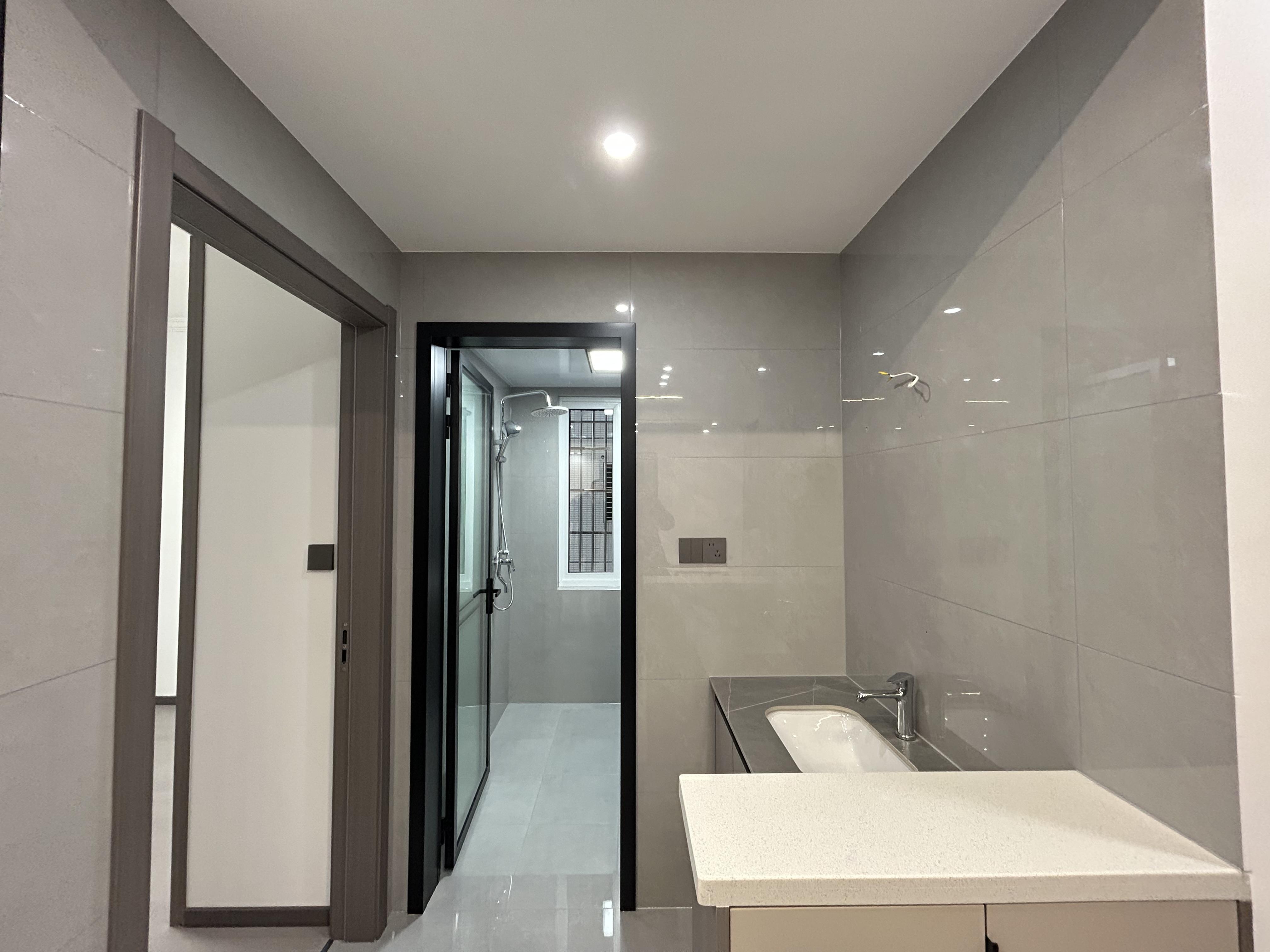 仙桃满庭春3室2厅1卫，全新精装修优价出售！机会难得！