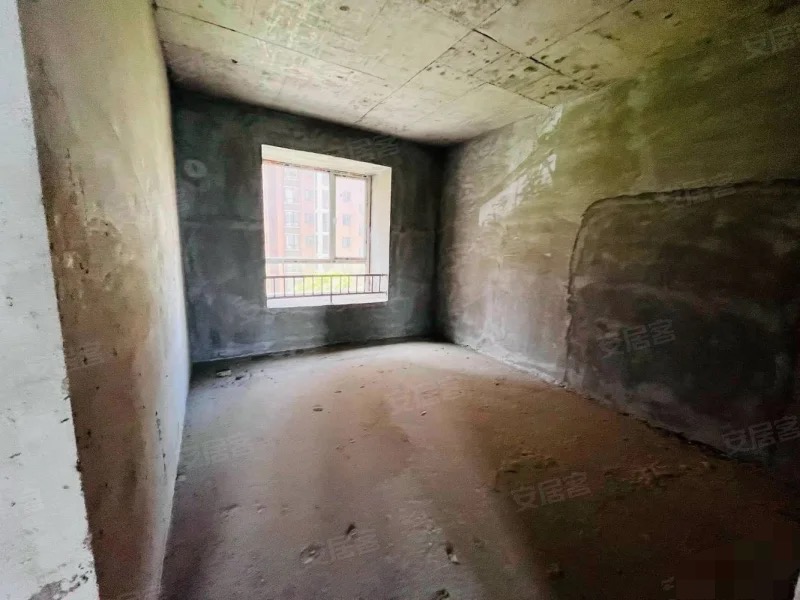 城南新街，边户，单价3800，电梯好楼层，捡漏，证满二