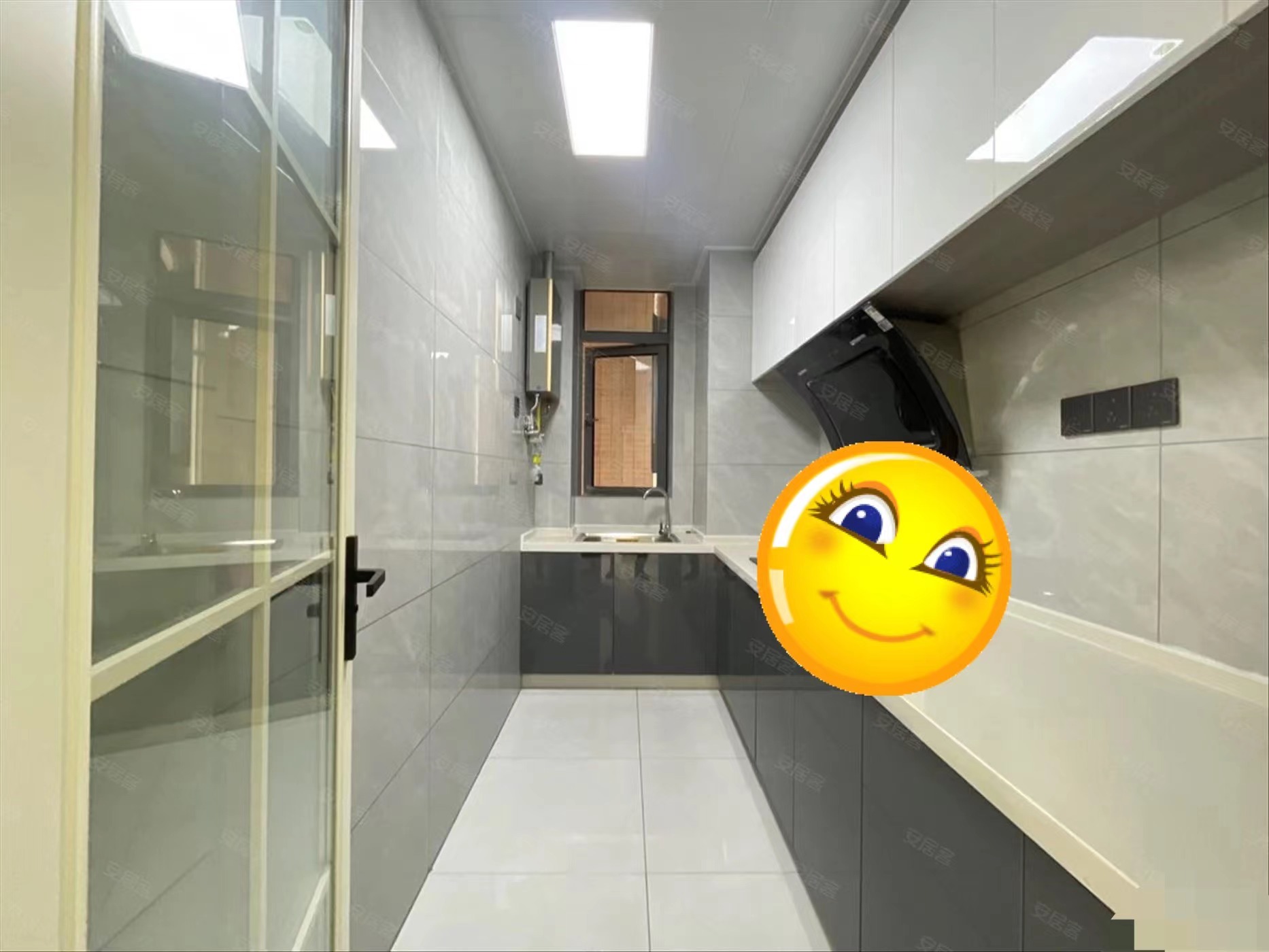 46，捡漏，全新装修三房，队口仙桃xiao学风和日丽三中，证件满两年，电梯中间楼层