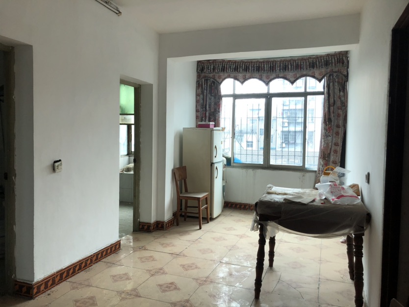 笆篓湾，广电对面，临近武商，体育广场，好地段，业主诚心