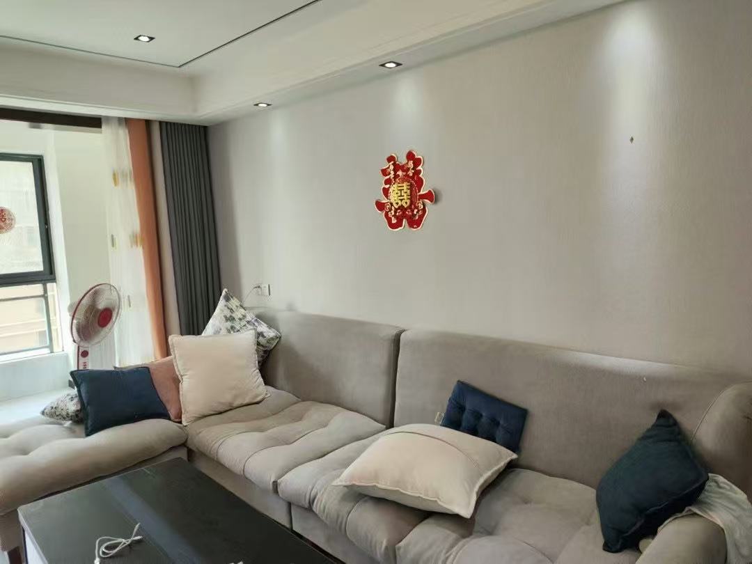 降价了，捡漏，公园世家，精装四房，成色好！好楼层，南北通透，证满二