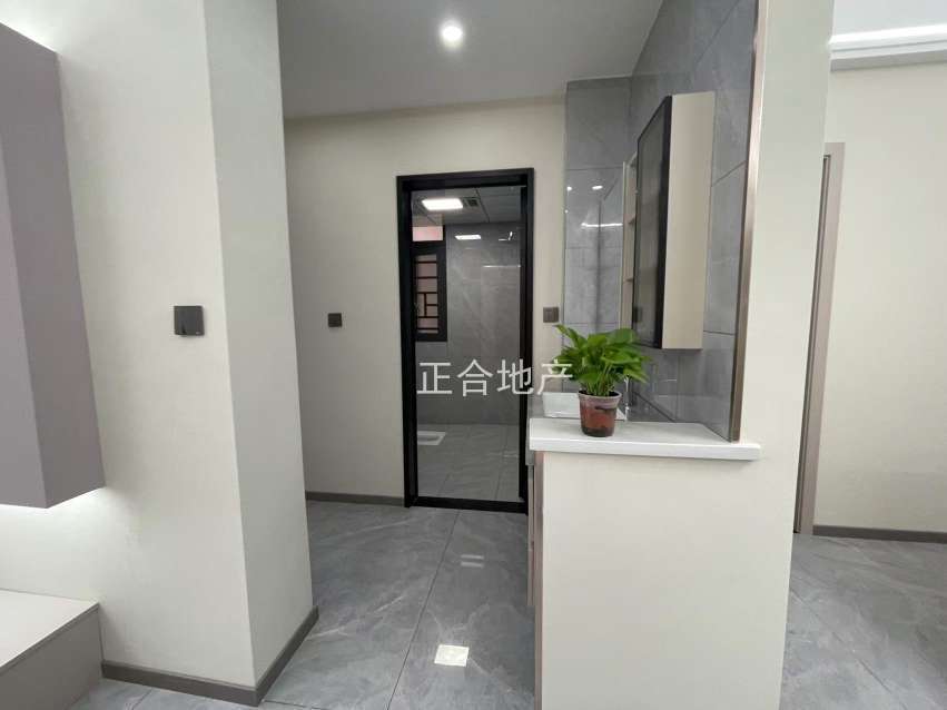 降价了，降价了，城南，南国明珠，电梯好楼层，精装三房，全新装修，一天未住，满二