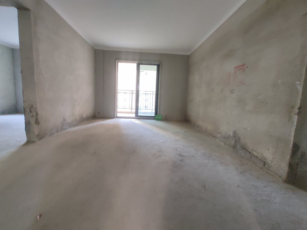 翡冷翠毛坯大三房南北通透双阳台小区环境好看房方便