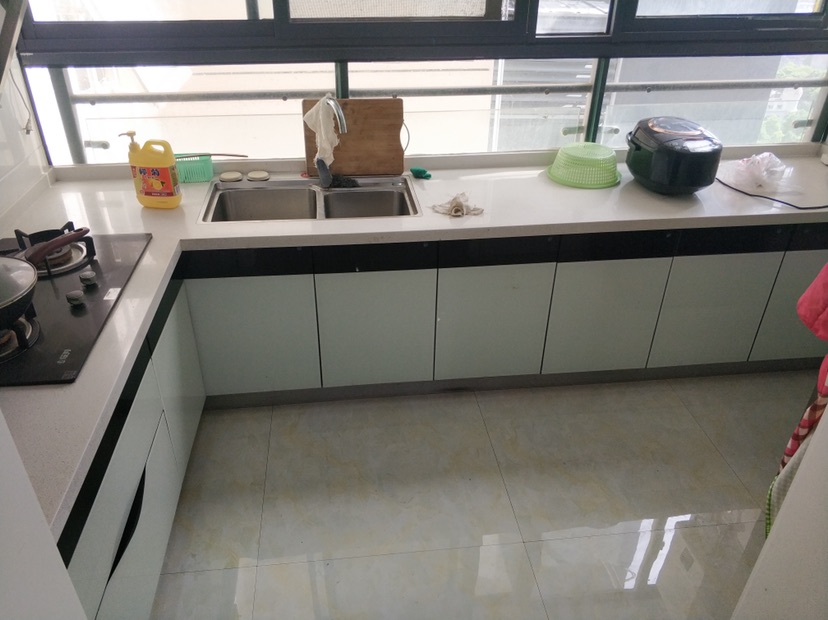 福星城边户精装三房，满五weiyi，小区环境好，拎包入住