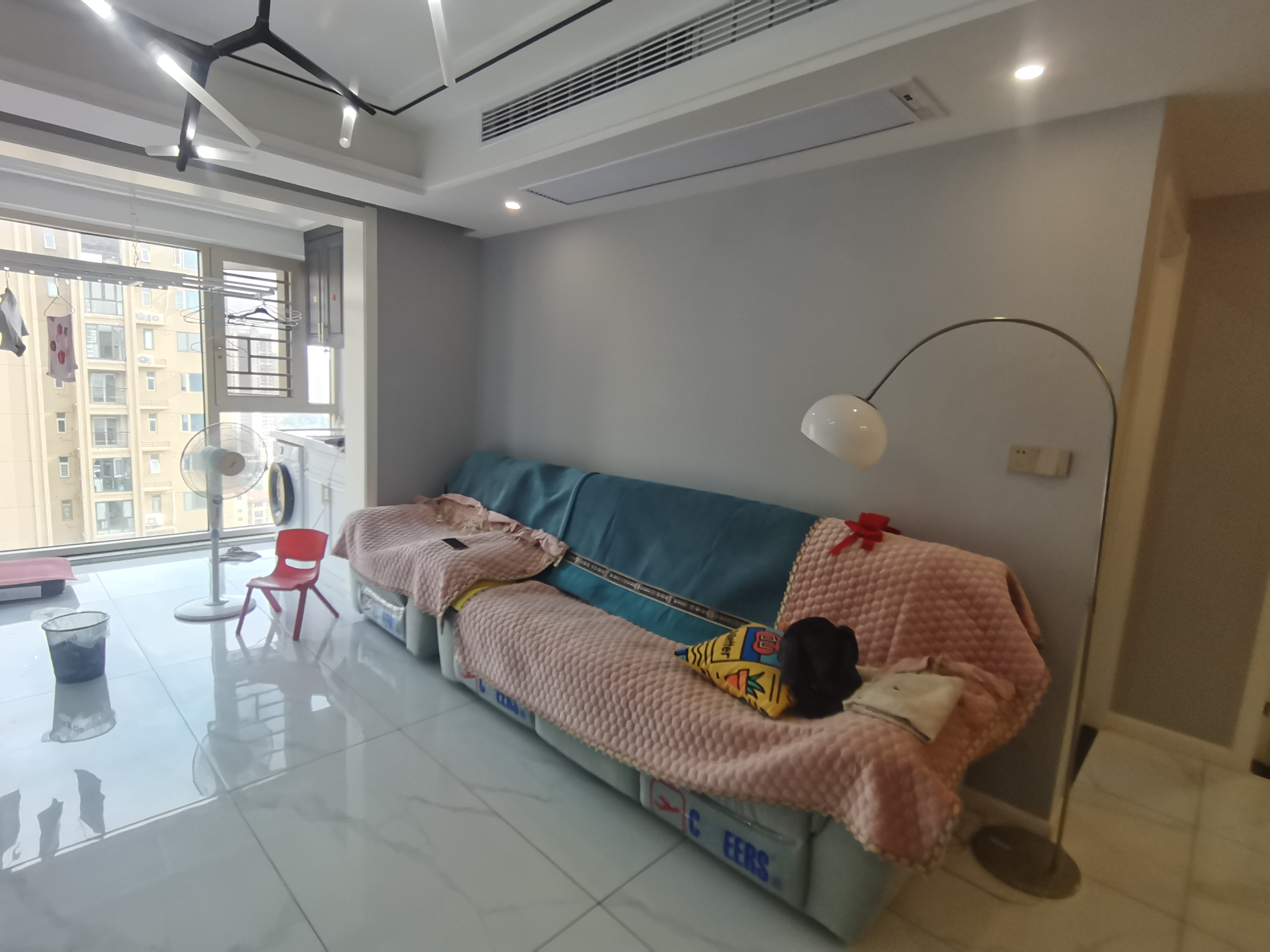 锦绣江山.精装三房两卫.小区环境好.看房方便