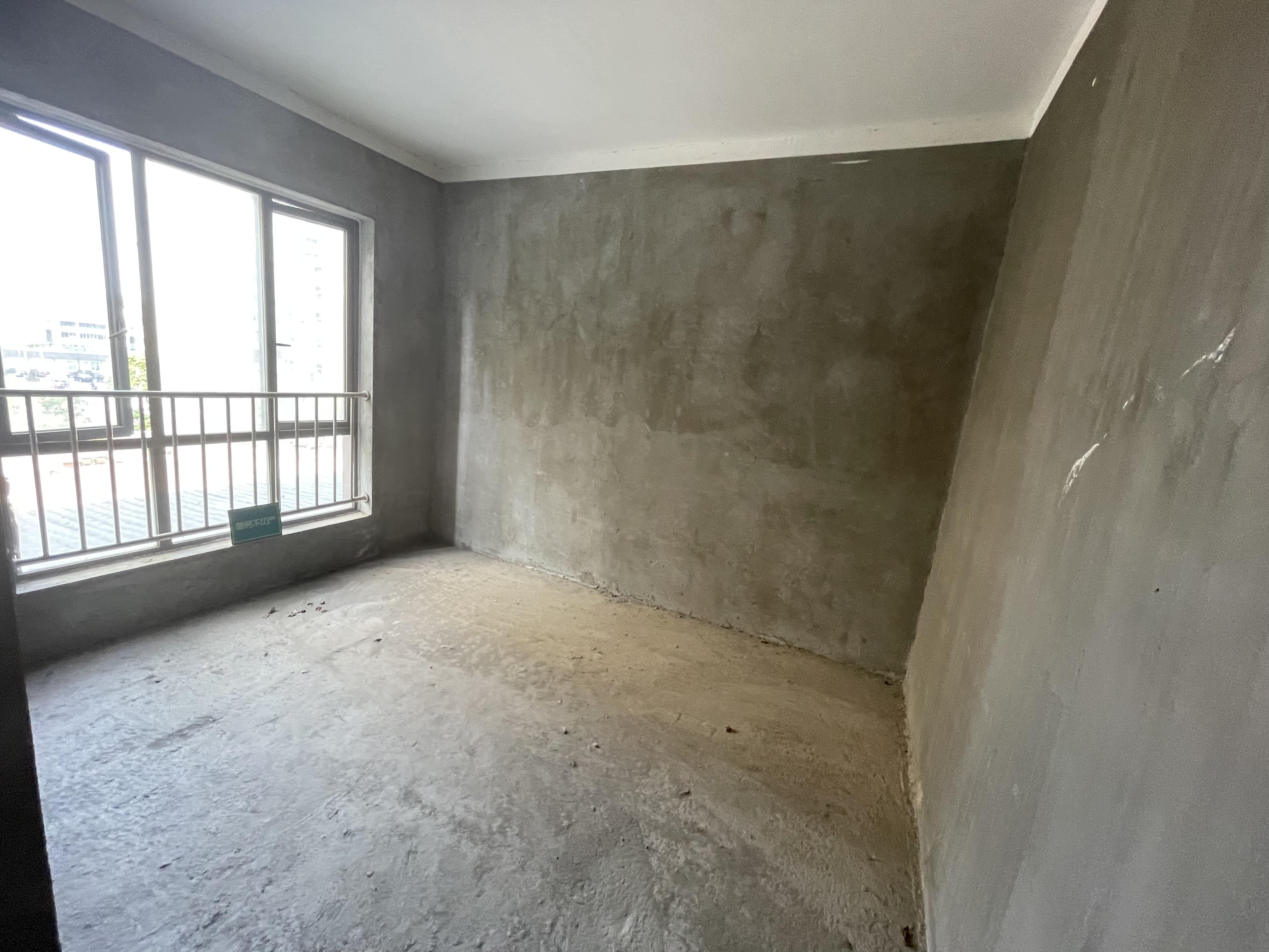 绿地香格里拉电梯小高层毛坯四房看房方便有钥匙证件老证税费低