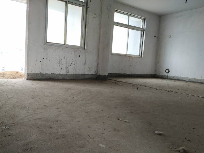 沃尔玛附近200平方左右大房子