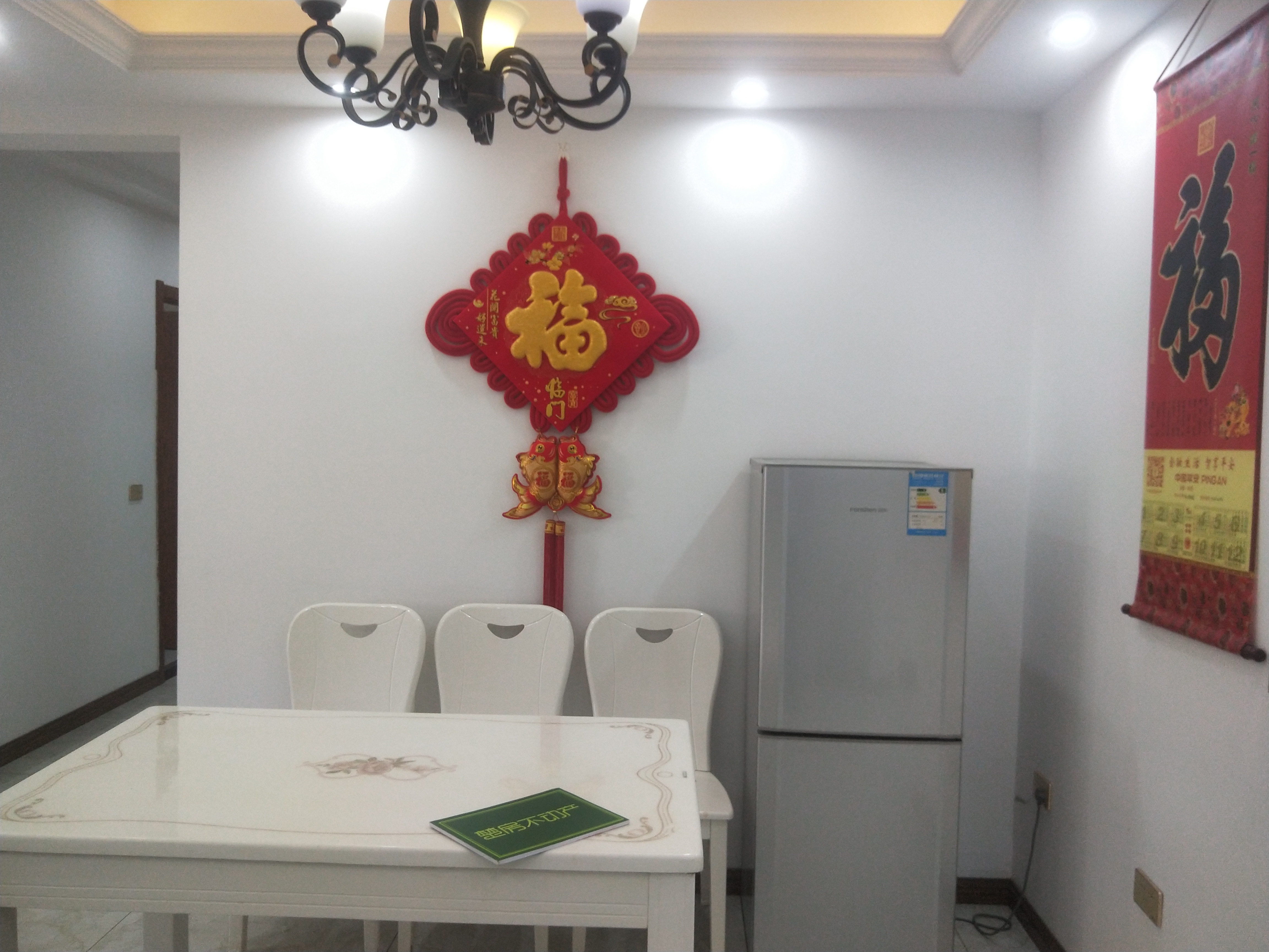 沔阳公馆精装三房，证件满二税费低，家里成色很新！