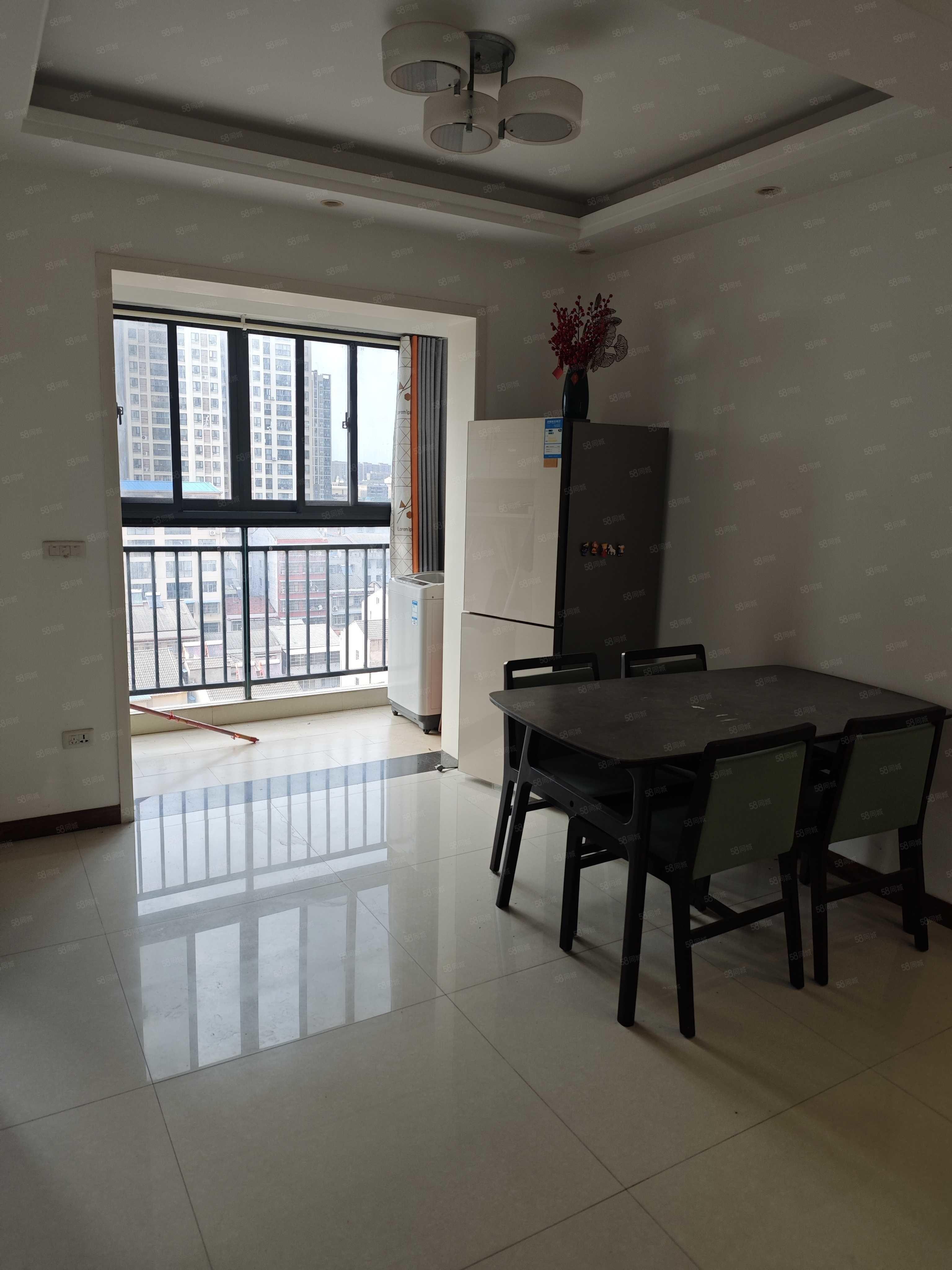 翰林公馆118平3室2厅2卫南北通透前后阳台优价出售！