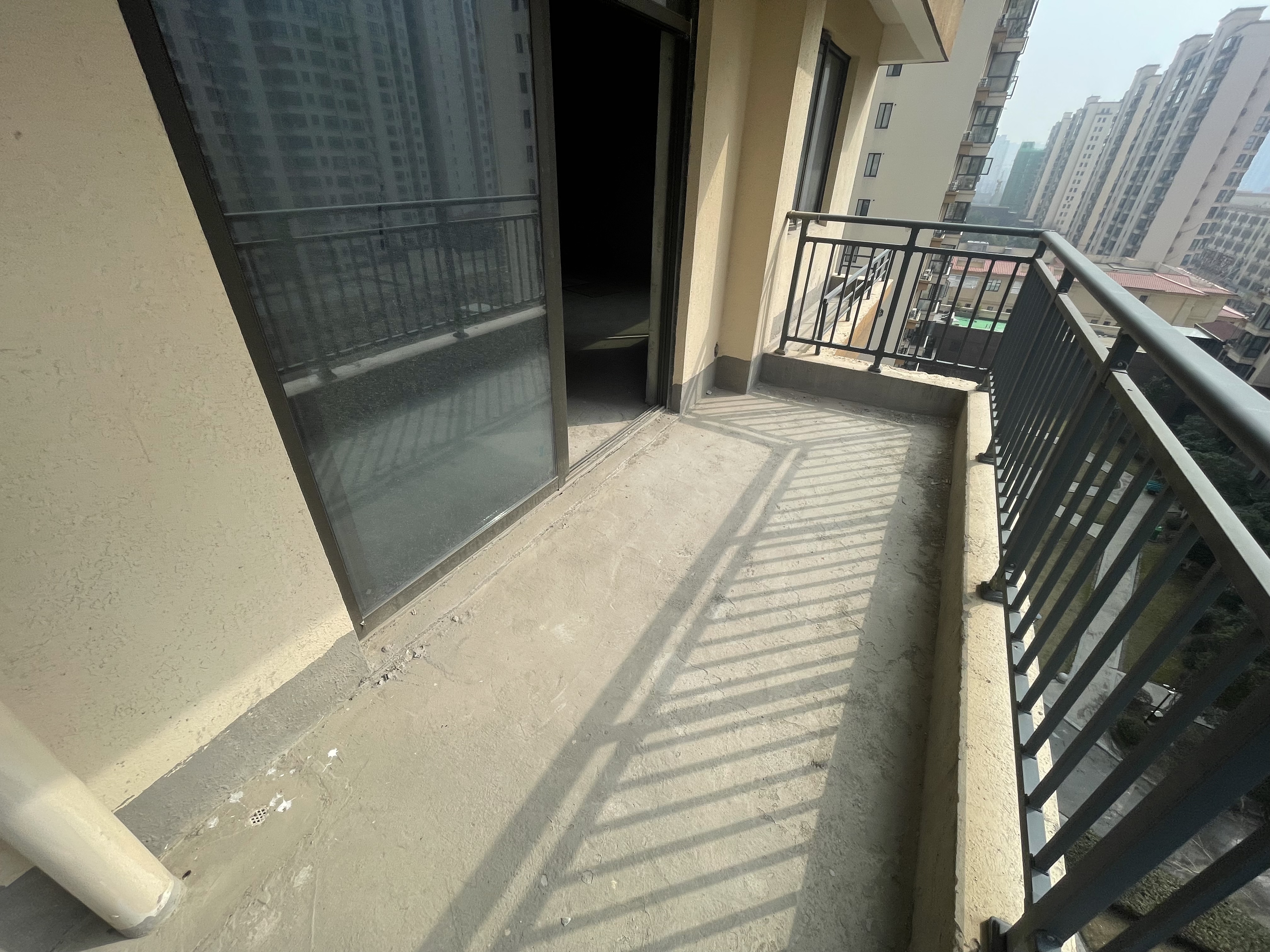 荣怀两梯两户户型三开间朝南大阳台采光好大三房