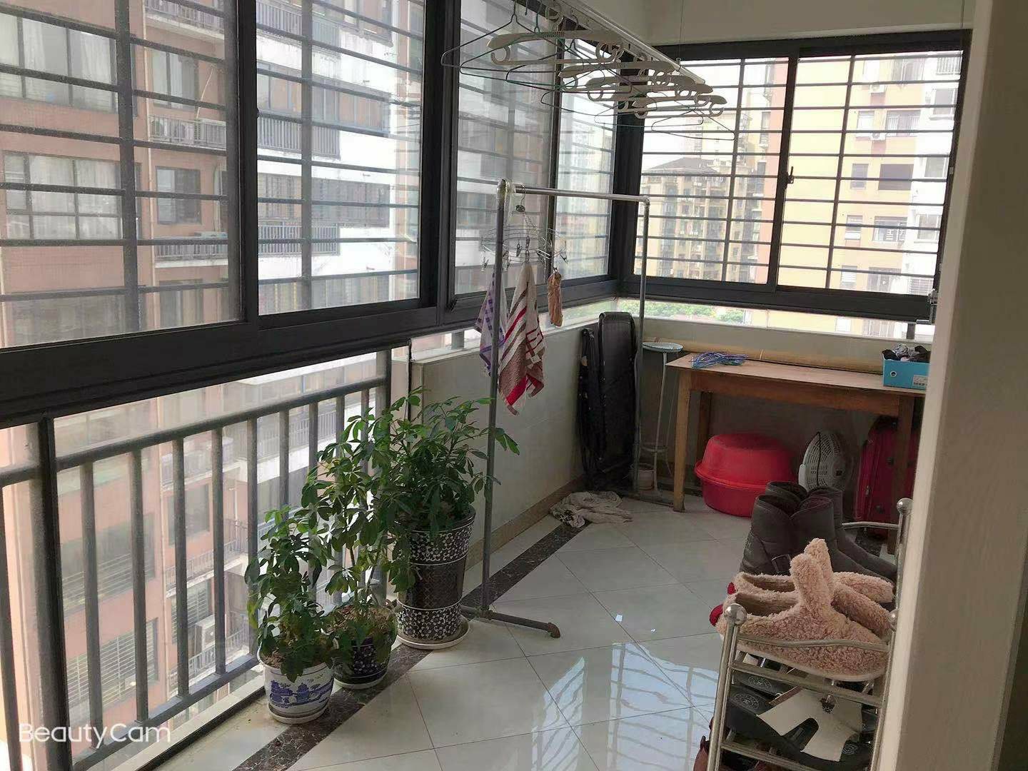 城西精装三房两卫户型通透仙桃 邻居满二