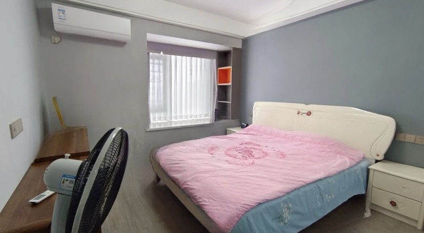 329，捡漏，沔街，御湖世家，精装大三房，9.5成新，诚心出售