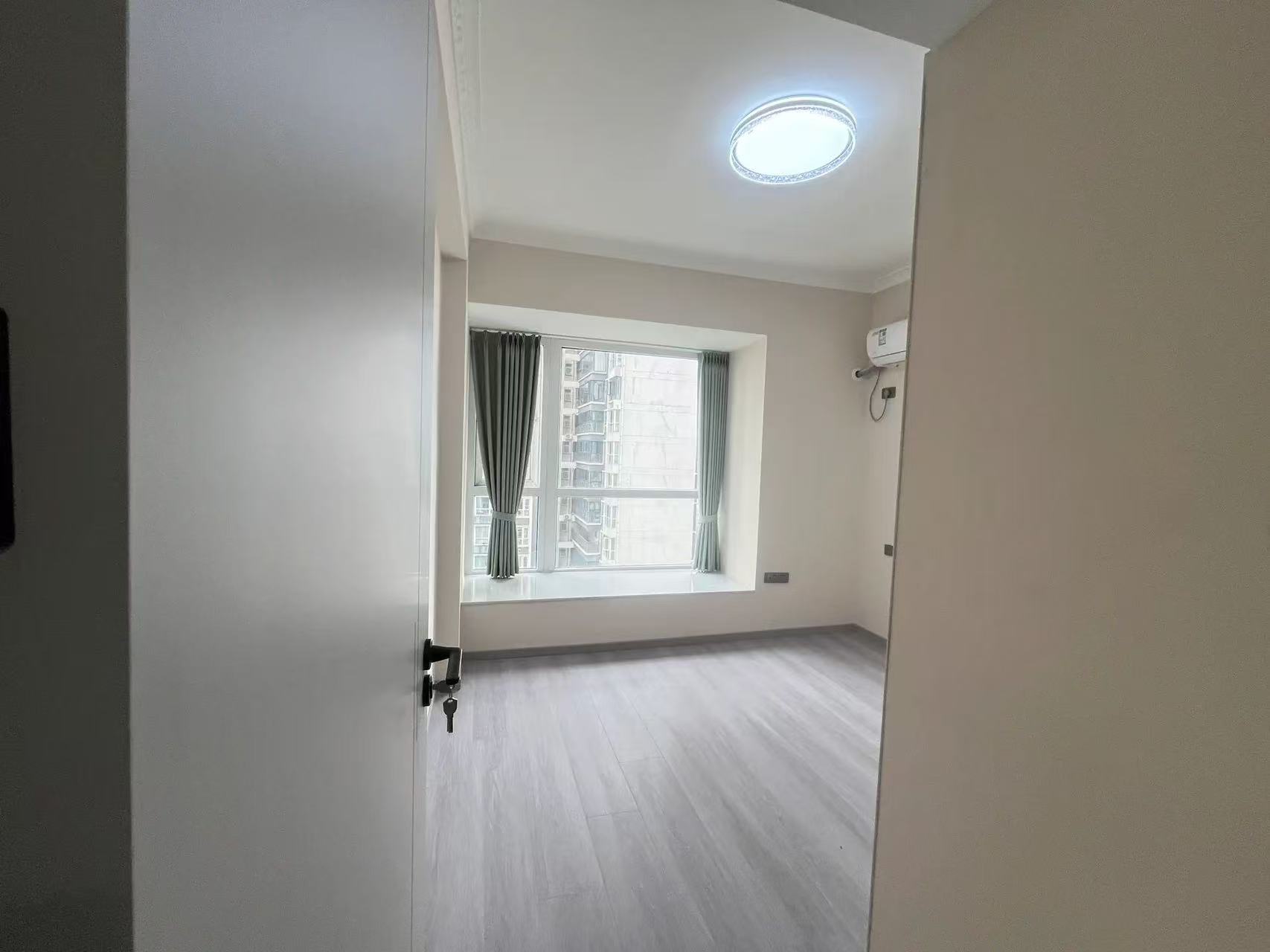 城南，福星城，电梯16楼，单价4字头，精装电梯三房，老证