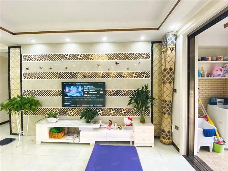 城西红树湾，精装大三房，满二，诚心出售，东边户