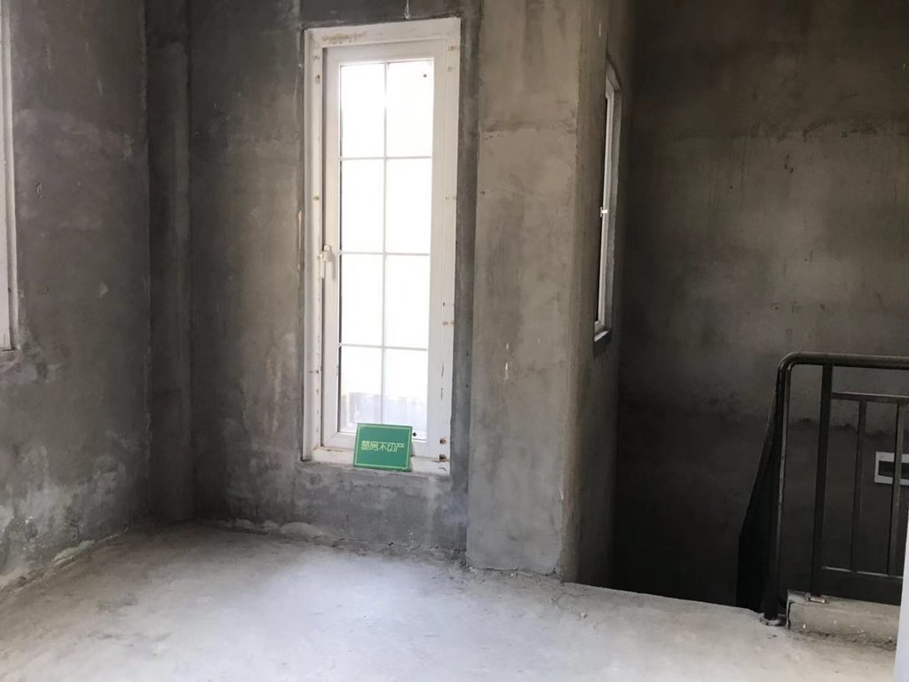 御江湾毛坯大别也5个房间业主155万包过户看房方便