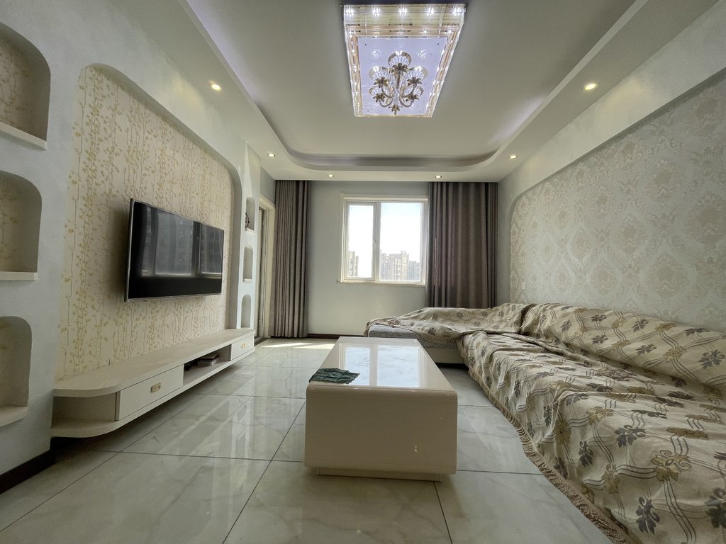 城西  锦绣江山  精装3房  楼层好   采光好   楼下绿植环绕  出行方便